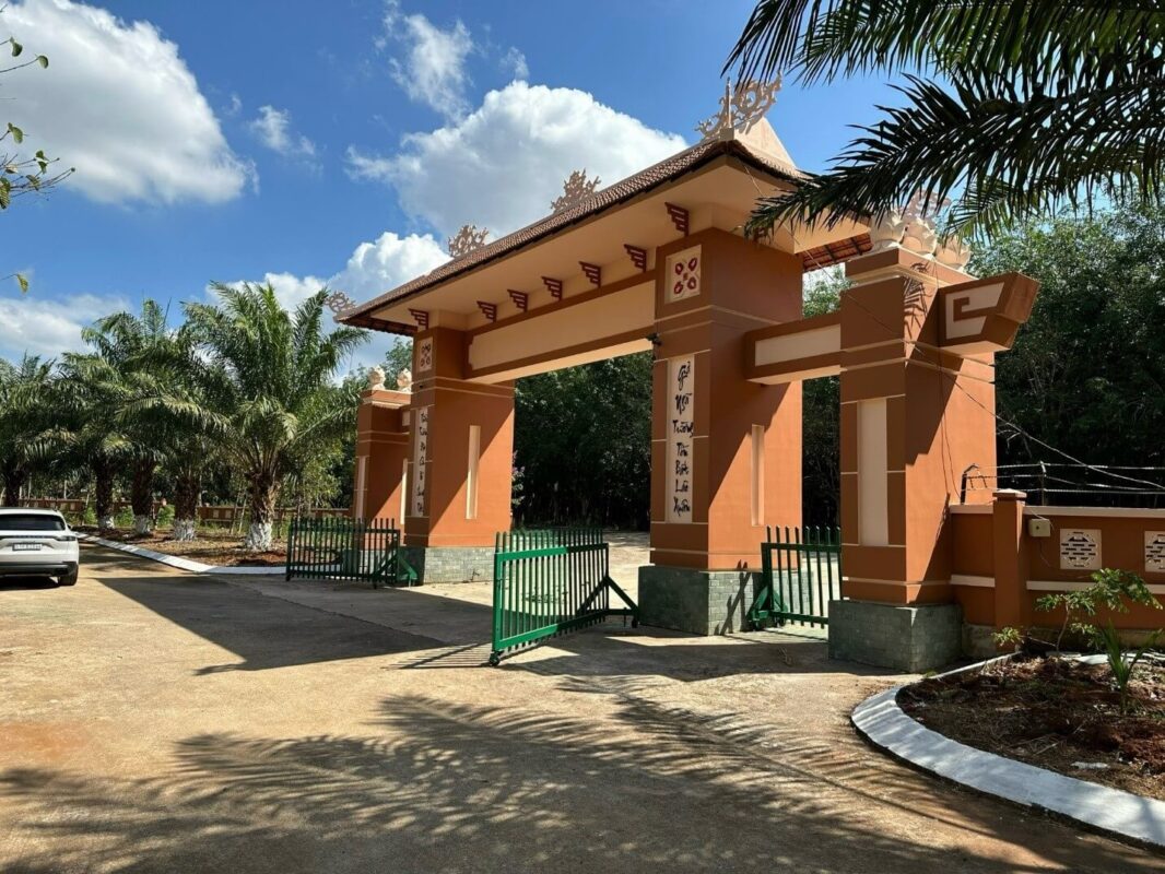 Tại sao nên chọn dịch vụ mai táng tại Hoa Viên Châu Đức? Tại sao nên chọn dịch vụ mai táng tại Hoa Viên Châu Đức?