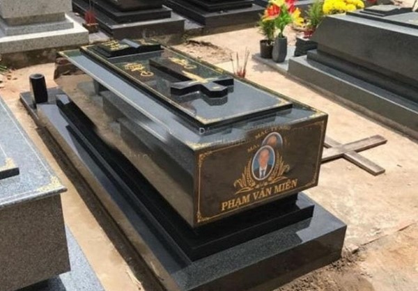 Mộ Công giáo đá hoa cương Mộ Công giáo đá hoa cương