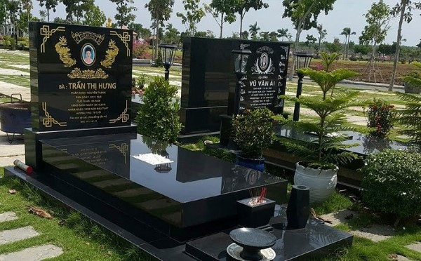 Mộ đá song thân làm bằng đá trơn đơn giản nhưng vô cùng săng trọng Mộ đá song thân làm bằng đá trơn đơn giản nhưng vô cùng săng trọng