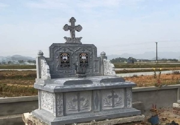 Mộ đá đôi thiết kế dành riêng cho người Công Giáo Mộ đá đôi thiết kế dành riêng cho người Công Giáo
