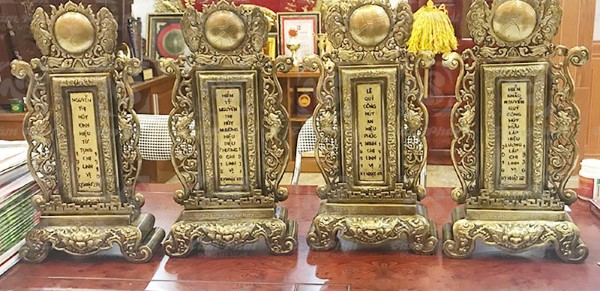 Lập bài vị cho người mới mất là việc bắt buộc phải làm thể hiện sự tôn kính Lập bài vị cho người mới mất là việc bắt buộc phải làm thể hiện sự tôn kính