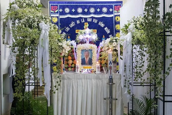 Top 5 tấm liễn đám tang được sử dụng phổ biến nhất Top 5 tấm liễn đám tang được sử dụng phổ biến nhất