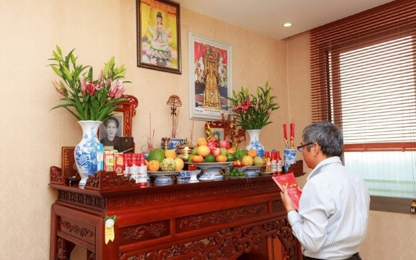 Lễ cúng 49 ngày nhằm giảm bớt tội cho người đã mất Lễ cúng 49 ngày nhằm giảm bớt tội cho người đã mất