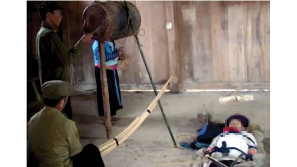 Người sắp ra đi sẽ được gia đình đặt ở nơi trang trọng nhất trong nhà Người sắp ra đi sẽ được gia đình đặt ở nơi trang trọng nhất trong nhà