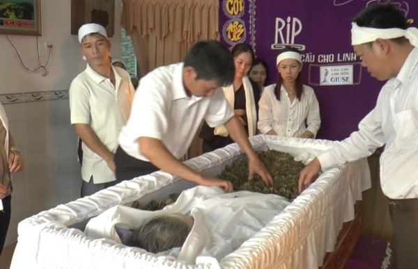 Nên chọn ngày tốt, giờ tốt để tiến hành khâm liệm, nhập quan Nên chọn ngày tốt, giờ tốt để tiến hành khâm liệm, nhập quan