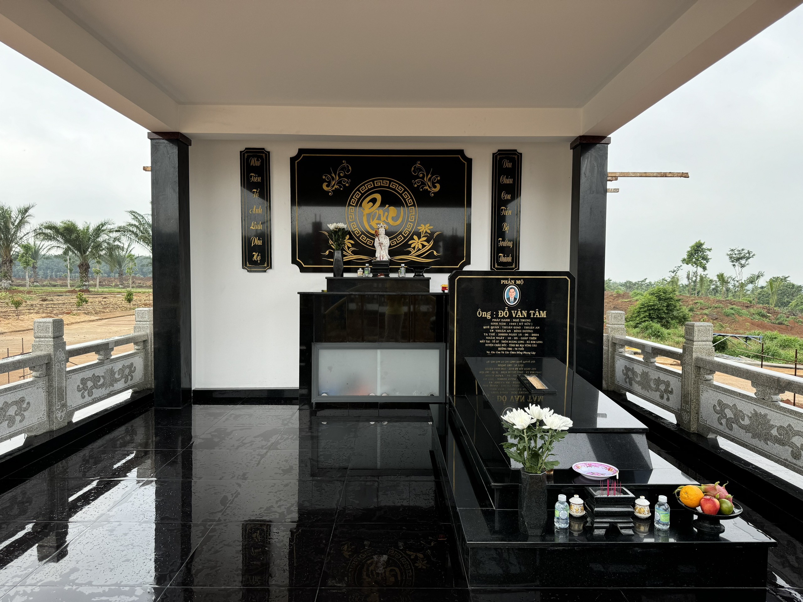 Một nhà mộ Song thân Hiếu Ân đã hoàn thiện theo yêu cầu Khách hàng tại Hoa viên Châu Đức